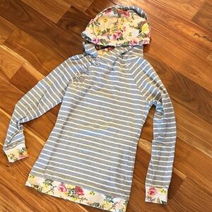 Mindy Mae's Market, Ampersand
Ave doublehood Stripes and Floral Accents